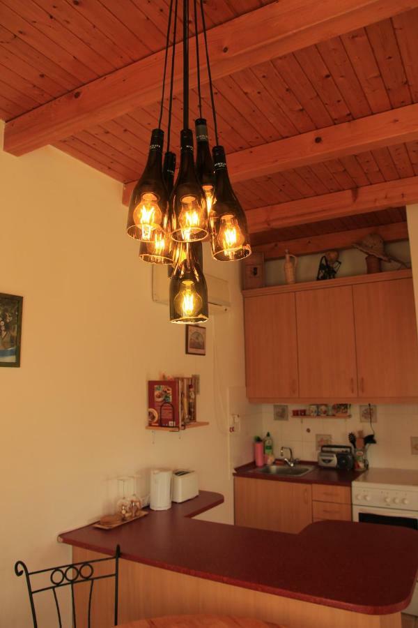 Szolohegyi Haziko - Cottage In The Vineyard Balatonszárszó المظهر الخارجي الصورة